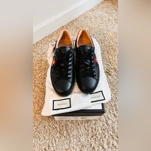 Gucci sneakers size 8.5G 9.5US